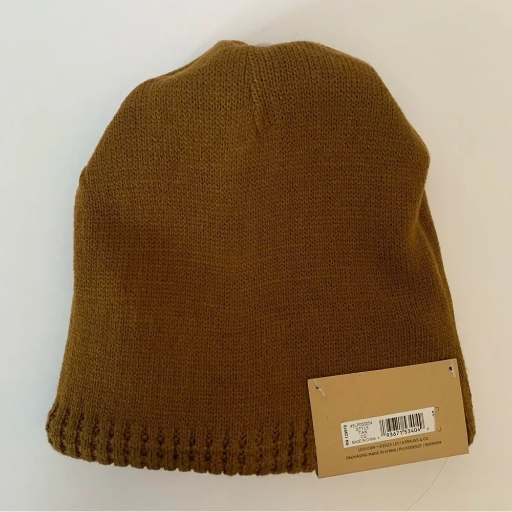 NWT. LEVI’S Men’s Two-in-One Reversible Waffle Knit Beanie